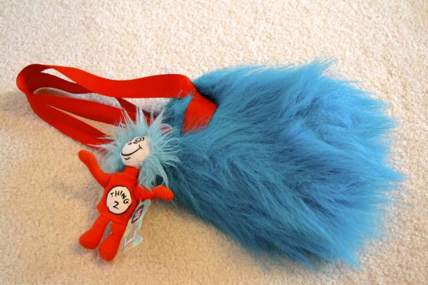 Halloween DIY: Thing 1 & Thing 2 Costume Halloween DIY: Thing 1 & Thing 2 Costume